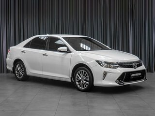 2017 Toyota Camry VII (XV50) Рестайлинг, белый, 2559000 рублей, вид 1
