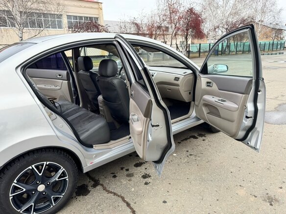 2010 Vortex Estina I, серебристый, 300000 рублей - вид 12