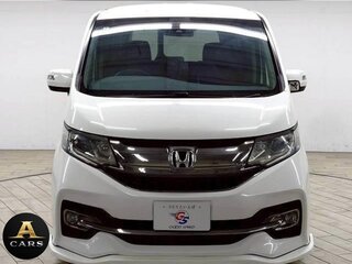 2017 Honda Stepwgn Spada V Рестайлинг, белый, 1600000 рублей, вид 1