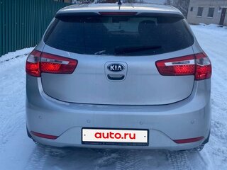 2014 Kia Rio 6-speed III, серебристый, 1000000 рублей, вид 3