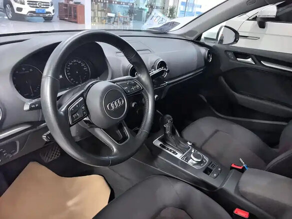 2021 Audi A3 III (8V) Рестайлинг, белый, 1450000 рублей - вид 8