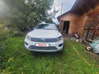 2017 Volkswagen Touareg II Рестайлинг, белый, 3200000 рублей, вид 1