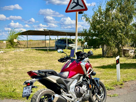 2023 Honda NC 750X, красный, 1390000 рублей, вид 5
