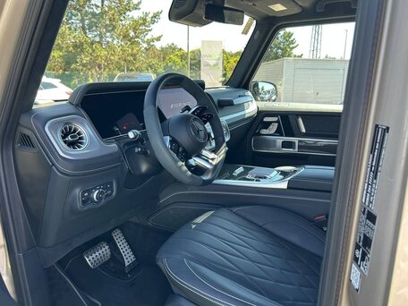 2025 Mercedes-Benz G-Класс AMG 63 AMG II (W465) Рестайлинг, золотистый, 27366994 рублей, вид 2