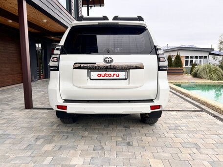 2021 Toyota Land Cruiser Prado 150 Series Рестайлинг 3, белый, 6500000 рублей, вид 4