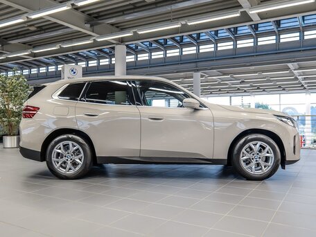2025 BMW X3 20d xDrive IV (G45/G48), бежевый, 6600000 рублей, вид 3