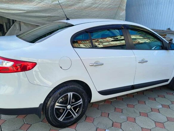 2013 Renault Fluence I Рестайлинг, белый, 1200000 рублей - вид 4