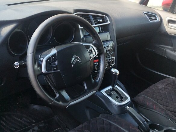2012 Citroen C4 II, красный, 650000 рублей - вид 4