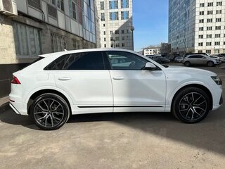 2020 Audi Q8 45 TDI I (4M), белый, 7250000 рублей, вид 2