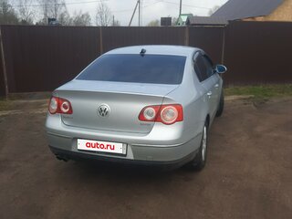 2005 Volkswagen Passat B6, серебристый, 530000 рублей, вид 3
