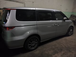 2005 Honda Elysion I, серый, 1300000 рублей, вид 4