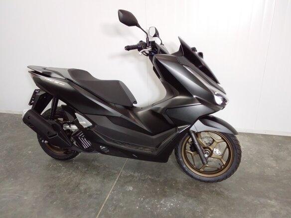 2025 Honda PCX 160, чёрный, 399000 рублей - вид 4