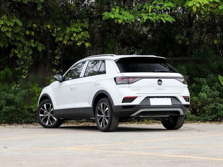 2026 Volkswagen T-Roc I Рестайлинг, белый, 2350000 рублей, вид 4