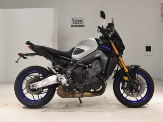 2023 Yamaha MT-09 (FZ-09), серебристый, 932000 рублей, вид 2