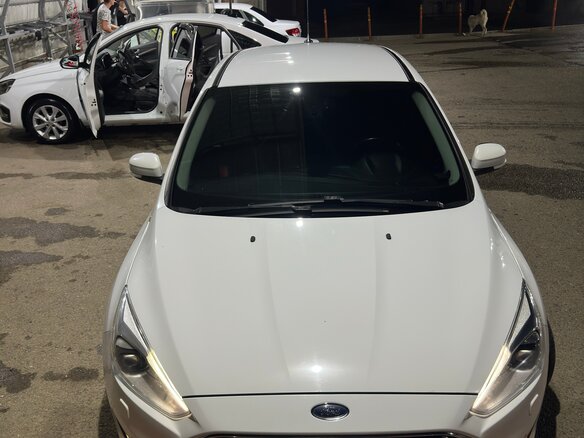 2017 Ford Focus III Рестайлинг, белый, 1350000 рублей - вид 2