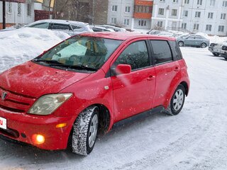 2003 Toyota Ist I, красный, 650000 рублей, вид 1