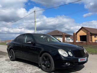 2006 Mercedes-Benz E-Класс 200 III (W211, S211) Рестайлинг, чёрный, 850000 рублей, вид 3
