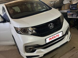 2015 Honda Stepwgn Spada V, белый, 1950000 рублей, вид 2