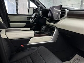 2023 Toyota Sequoia III, чёрный, 15500000 рублей, вид 3