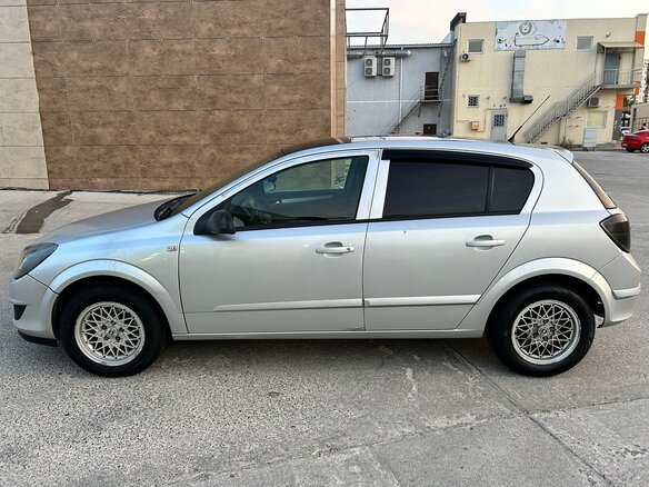 2008 Opel Astra 6-speed H Рестайлинг, серебристый, 470000 рублей - вид 3