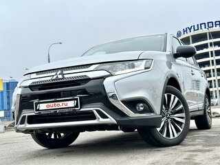 2020 Mitsubishi Outlander III Рестайлинг 3, серебристый, 2165073 рублей, вид 1