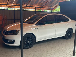 2018 Volkswagen Polo V Рестайлинг, белый, 1300000 рублей, вид 2