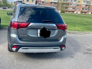 2019 Mitsubishi Outlander III Рестайлинг 3, серый, 1700000 рублей, вид 3
