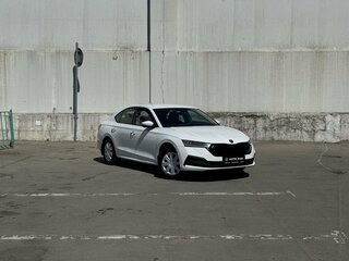 2021 Skoda Octavia IV (A8), белый, 1800000 рублей, вид 3