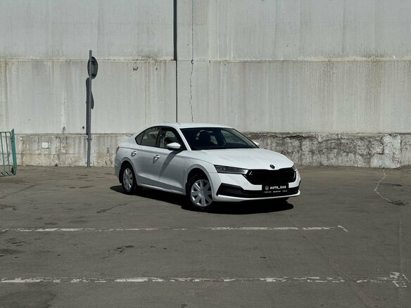 2021 Skoda Octavia IV (A8), белый, 1800000 рублей - вид 2