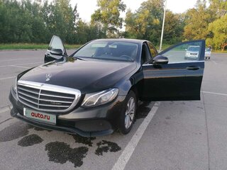 2019 Mercedes-Benz E-Класс 200 d V (W213, S213, C238), чёрный, 3000000 рублей, вид 3
