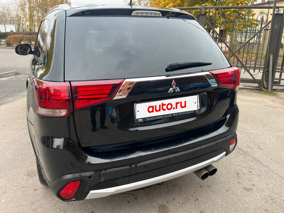 2015 Mitsubishi Outlander III Рестайлинг 2, чёрный, 1800000 рублей - вид 1
