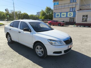 2011 Skoda Octavia II (A5) Рестайлинг, белый, 695000 рублей, вид 4