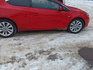 2011 Opel Astra GTC J Рестайлинг, красный, 650000 рублей, вид 2