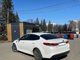 2017 Kia Optima IV, белый, 1999900 рублей, вид 4