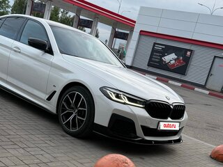 2020 BMW 5 серии 520d xDrive VII (G30/G31/G38) Рестайлинг, белый, 4700000 рублей, вид 2