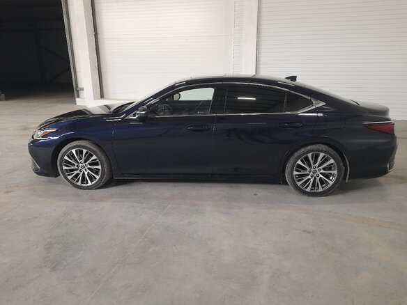 2019 Lexus ES 250 VII, синий, 3900000 рублей - вид 4