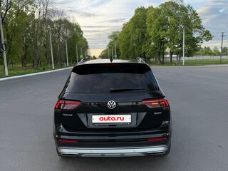 2019 Volkswagen Tiguan II, чёрный, 2810000 рублей, вид 2