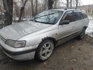 1995 Toyota Caldina I Рестайлинг, серебристый, 100000 рублей, вид 2