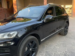 2010 Volkswagen Touareg II, чёрный, 1485000 рублей, вид 5