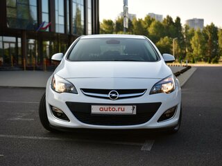 2013 Opel Astra J Рестайлинг, белый, 891501 рублей, вид 2