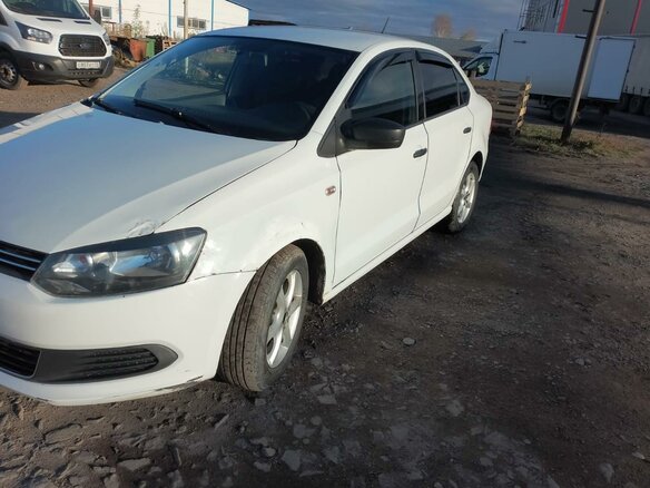 2015 Volkswagen Polo V, белый, 650000 рублей