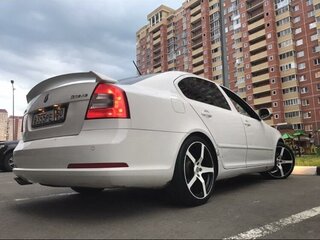 2011 Skoda Octavia RS II Рестайлинг, белый, 1050000 рублей, вид 2