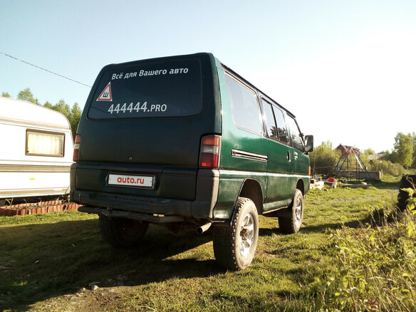 1993 Mitsubishi Delica III, зелёный, 850000 рублей - вид 4
