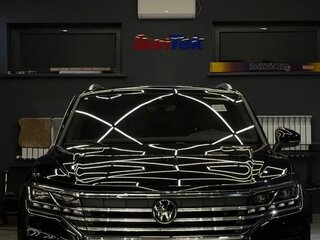 2022 Volkswagen Touareg III, чёрный, 10000000 рублей, вид 1