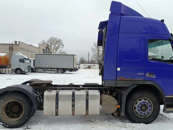 2010 Volvo FM, синий, 2500000 рублей - вид 7