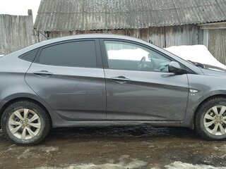 2011 Hyundai Solaris I, серебристый, 750000 рублей, вид 2