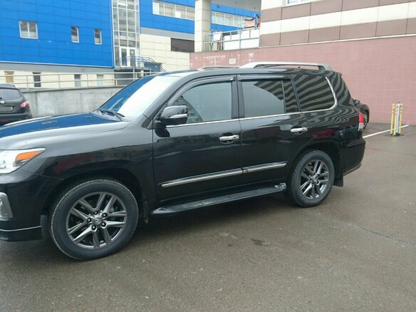2015 Lexus LX 570 III Рестайлинг, чёрный - вид 3