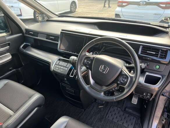 2019 Honda Stepwgn Spada V Рестайлинг, серый, 2530000 рублей - вид 7