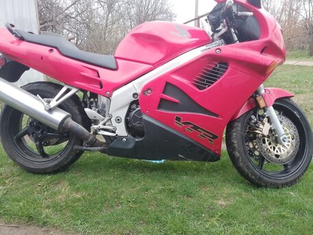 1996 Honda VFR 750, красный, 380000 рублей, вид 1