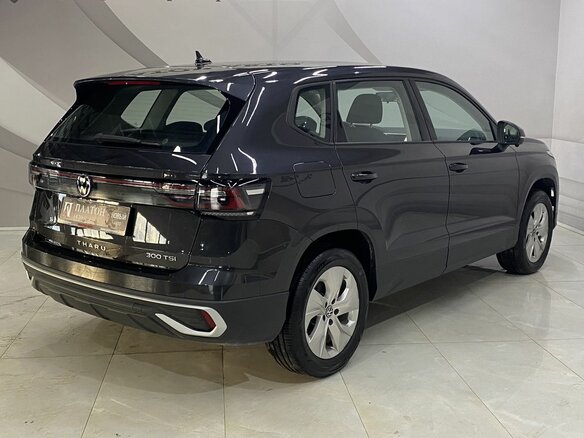 2025 Volkswagen Tharu 300 TSI I Рестайлинг, серый, 3099000 рублей - вид 3